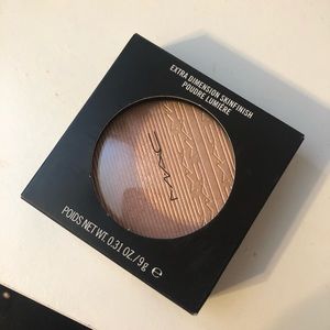 Brand new MAC EXTRA DIMENSION SKINFINISH